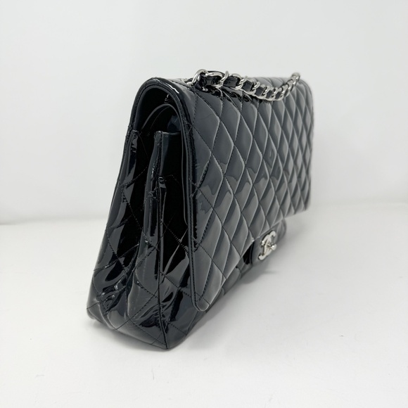 Chanel Black Patent Maxi Classic Double Flap bag - Picture 2 of 13